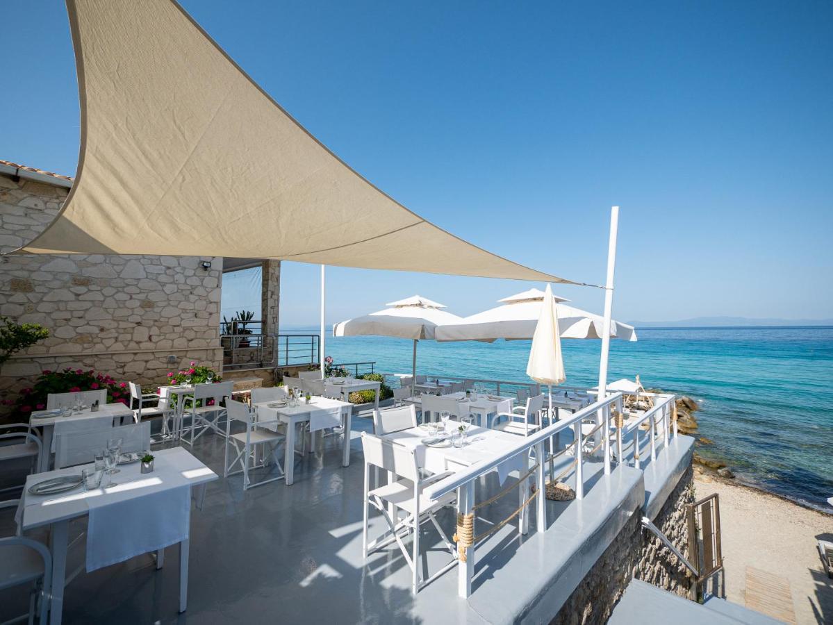 White Suites Resort Afytos Bagian luar foto